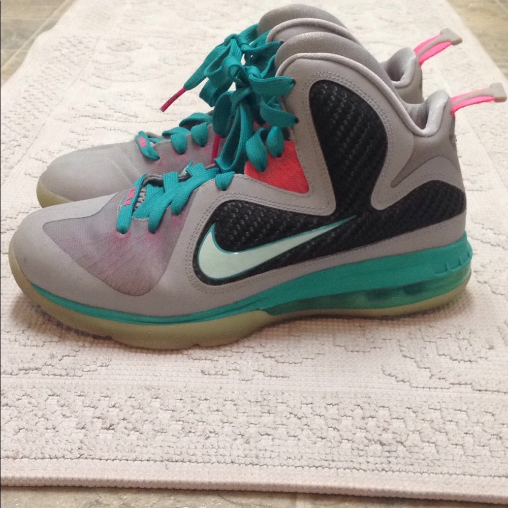 Kids Lebron James basketball shoes